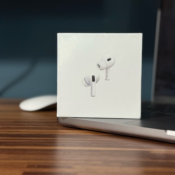 Apple AirPods Pro with USB-C Charging Case - White